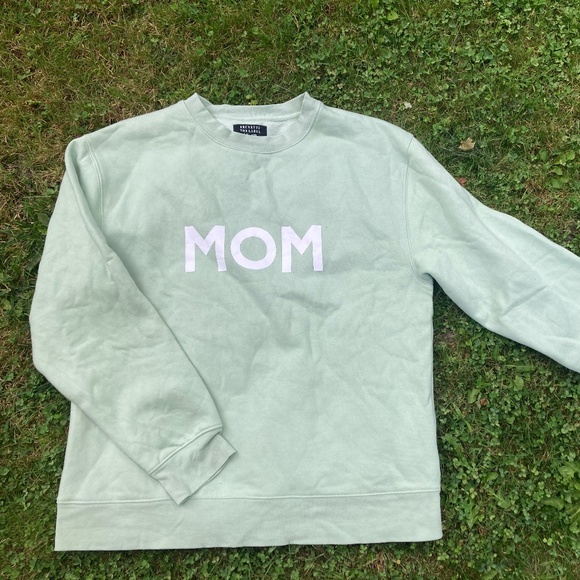 Brunette The Label Tops - BRUNETTE MOM sweatshirt